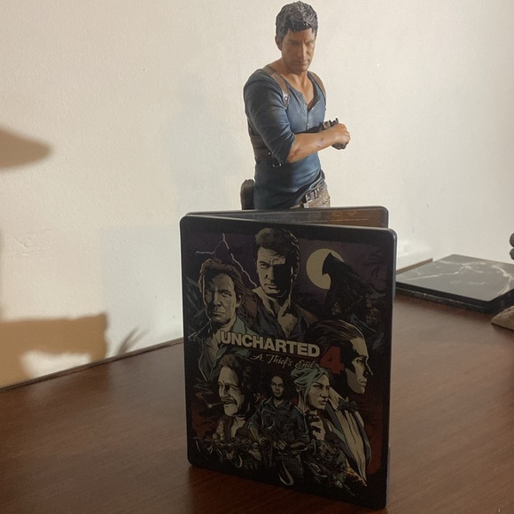 Uncharted 4 Nathan Drake Collector Statue with Steel book - Picture 1 of 10